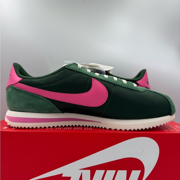 Nike Cortez Fir Pinksicle BRAND NEW Size 10 Women - Picture 5 of 8